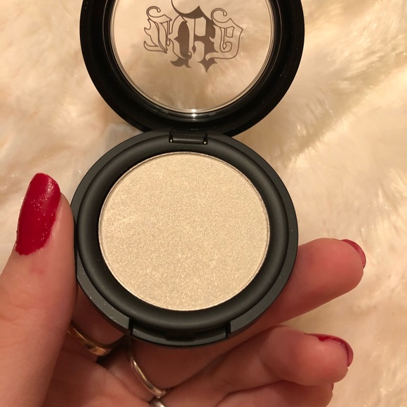 2 Kat Von D eyeshadows/ highlighters - Picture 2 of 6